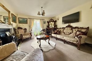 Lounge- click for photo gallery